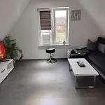 TRUTH Studio - Queensize Bett - Netflix - Küche