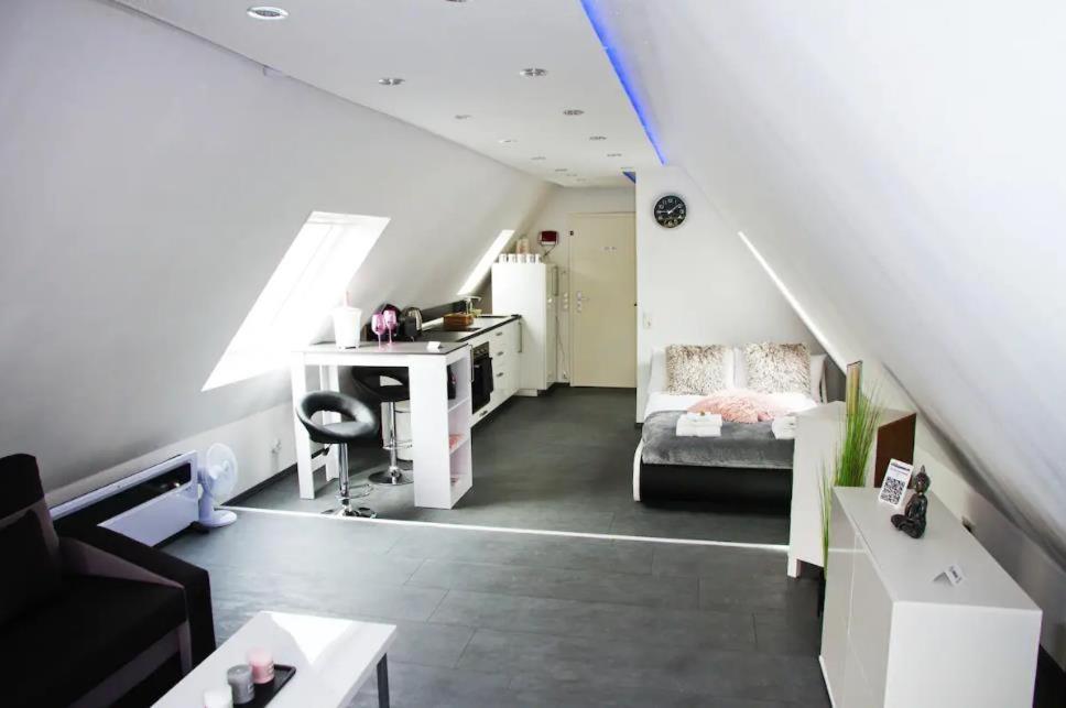 Truth - Queensize Bett - Netflix - Küche Apartment *